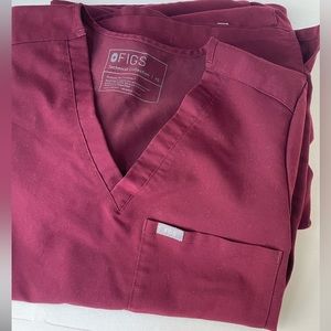 FIGS XS Women’s scrub top and Nepal skinny jogger bottoms in burgundy